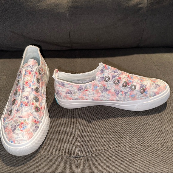 Women’s Blowfish Play Shoes - Picture 8 of 12